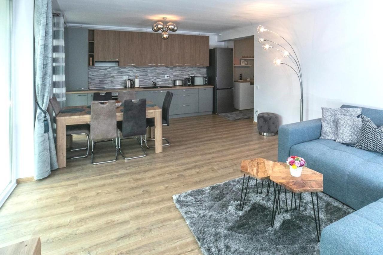 Apartament Luxury Miruna Apartment Risnov Exterior photo